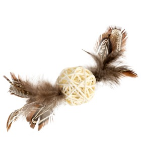 Іграшка для котів Плетений м'ячик з дзвіночком і пір'ям GiGwi Catch&scratch перо, дерево, 13 см GiGwi - 1 - 4823089351469